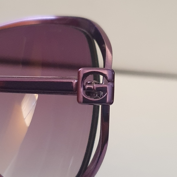 Rare Like-New Guess Butterfly Sunglasses - Picture 10 of 16